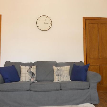Central 2-Bed Flat In Edimburgo Esterno foto